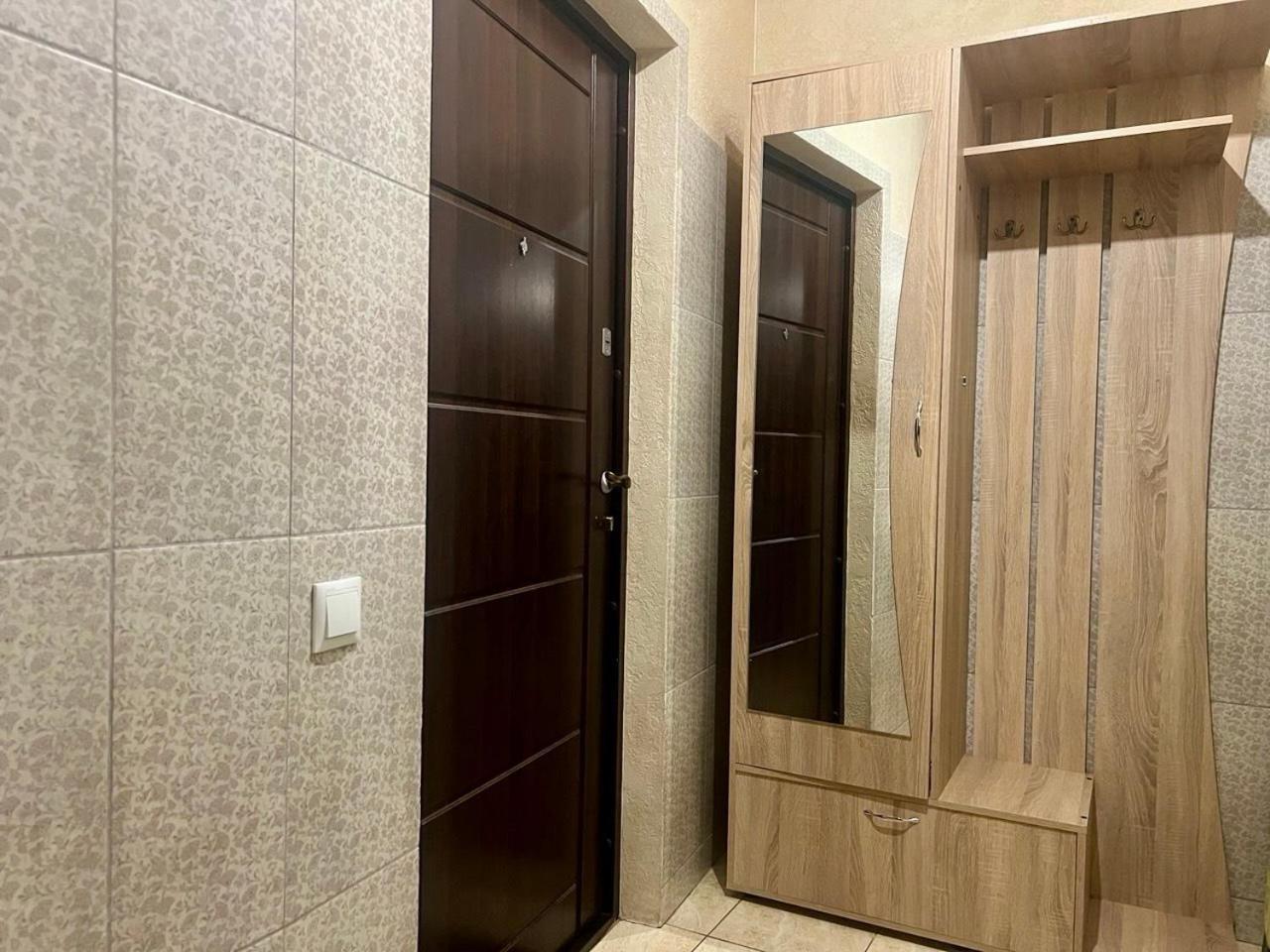 Studio Apartment Metro Pechersk Kiev Exterior foto