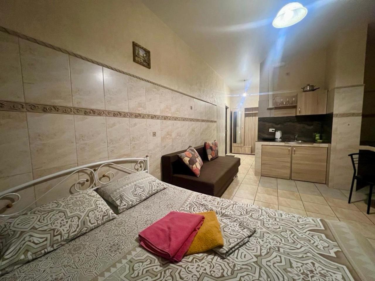 Studio Apartment Metro Pechersk Kiev Exterior foto