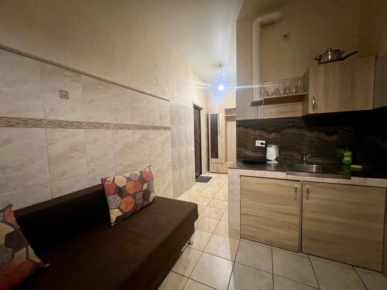 Studio Apartment Metro Pechersk Kiev Exterior foto