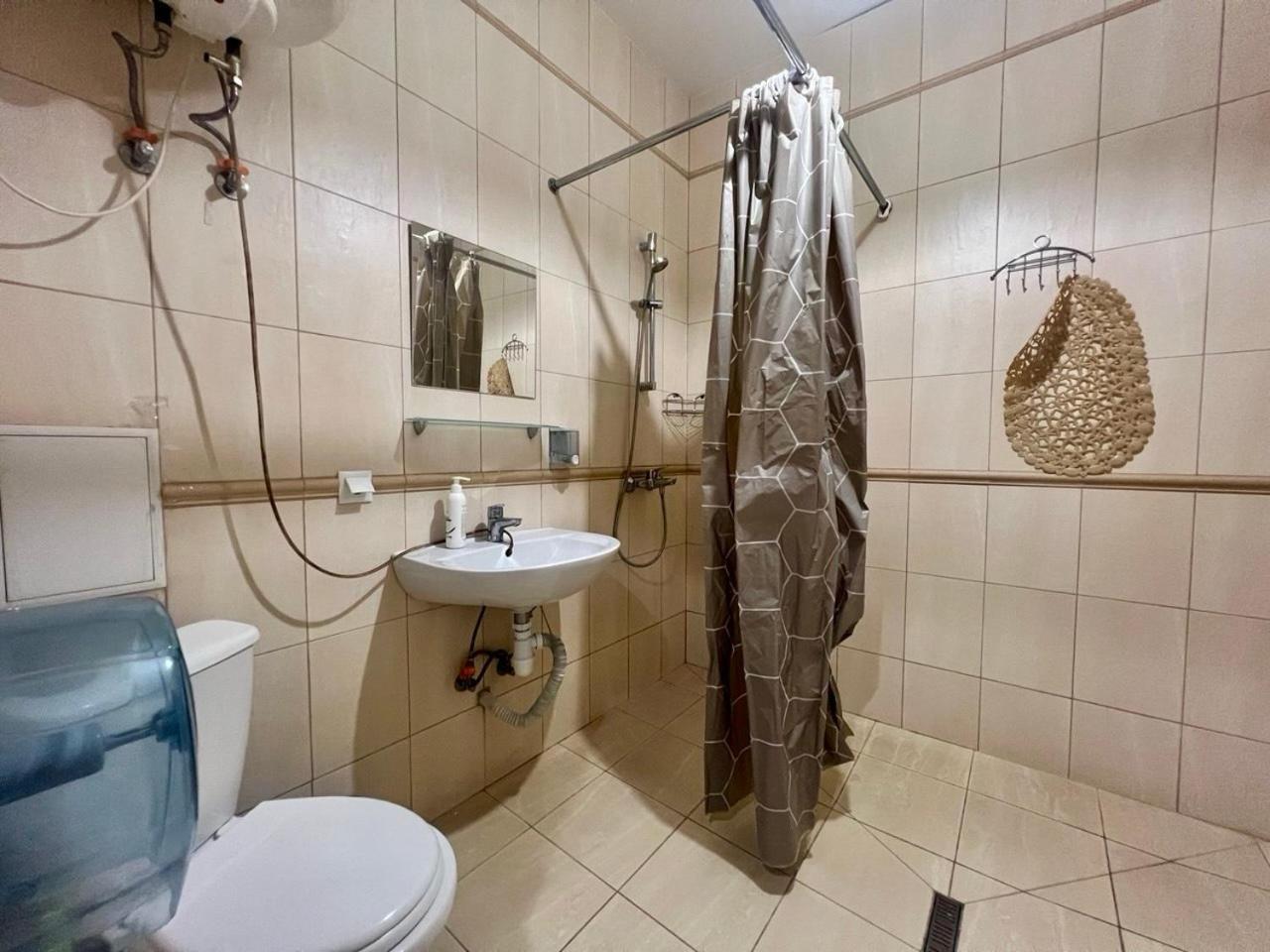 Studio Apartment Metro Pechersk Kiev Exterior foto